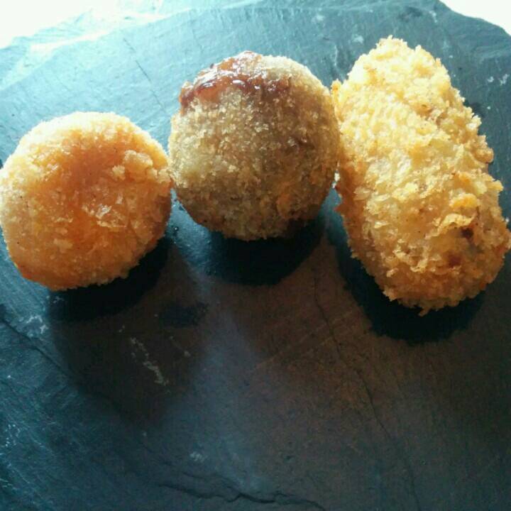 Croquetas de callos, rabo de toro y jamon iberico - Ramses